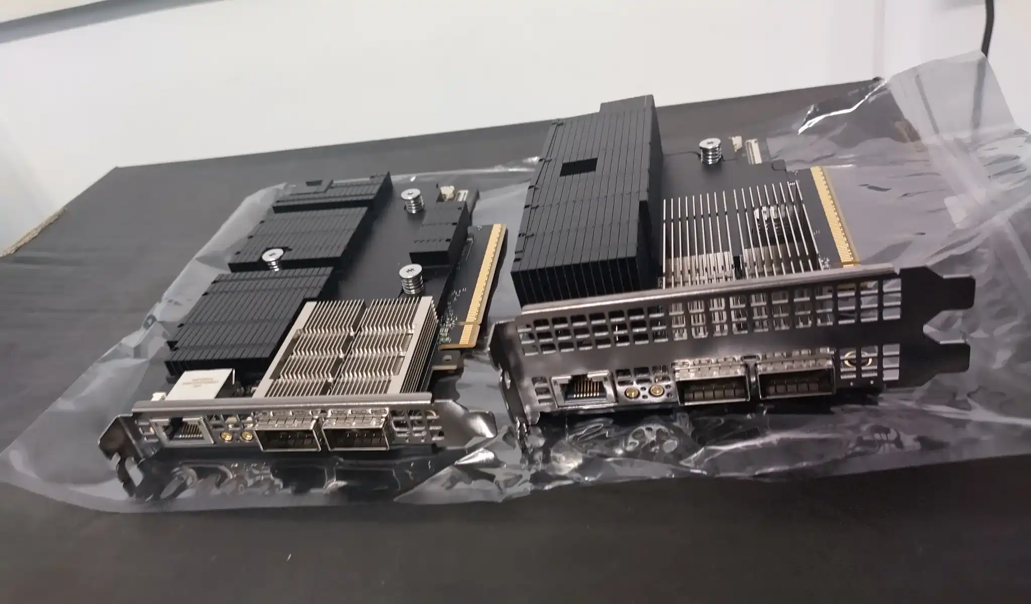 Single-slot and dual-slot DPU